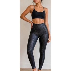 Zia Active Black Vertical Mirage Light n Tight Hi-Rise 7/8 leggings Sz 4 Yoga